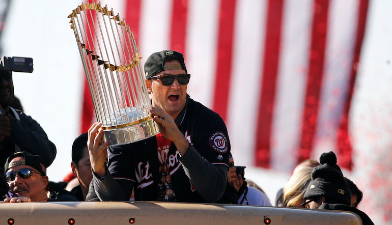 World Series Trophy – What Is The Commissioner's Trophy?
