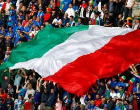Andrea Pirlo Italian flag