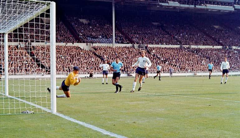 Gordon Banks is the best England keeper