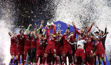 Liverpool lift the Champions League trophy