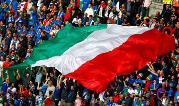 Andrea Pirlo Italian flag