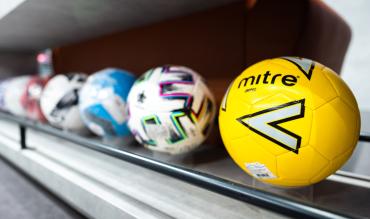 Vinne Jones mitre football 1990s